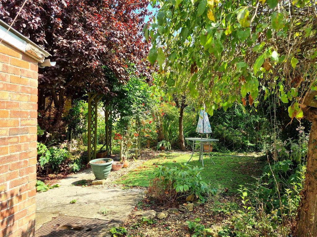 5 Haydon Road - Rear Garden.jpg