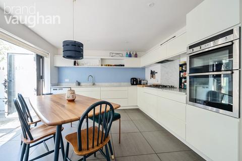 3 bedroom bungalow to rent, Osborne Villas, Hove, East Sussex, BN3