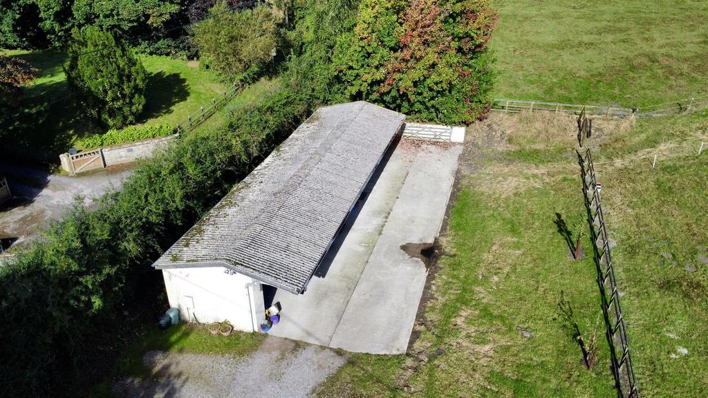Easterton Stables - Drone 2.jpeg