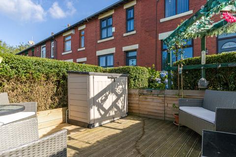 2 bedroom terraced house for sale, Huddersfield Road, Lees, Oldham