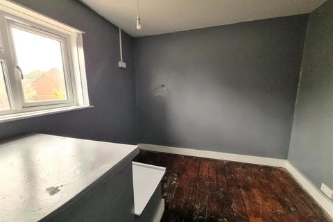 21 Lambrok Road, Trowbridge, BA14 9HF