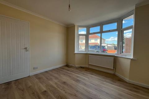 4 bedroom terraced house to rent, Aylesbury Crescent,  Slough, SL1