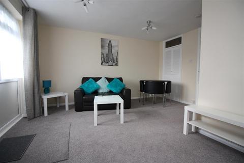 1 bedroom flat to rent, Invicta House, Canterbury