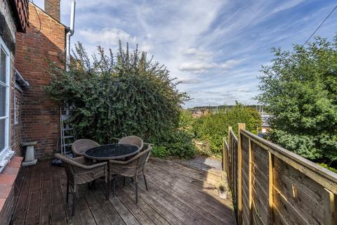 2 bedroom end of terrace house for sale, Satchell Lane, Hamble, Southampton, Hampshire. SO31 4HE