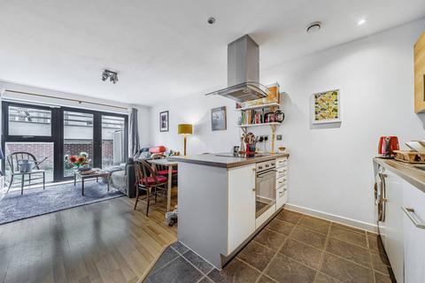 2 bedroom flat for sale, 18 Mostyn Grove, London E3