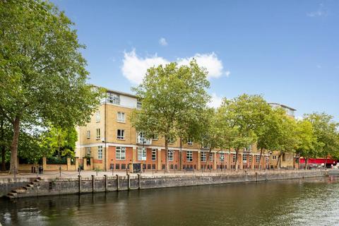 2 bedroom flat for sale, Worgan Street, Canada Water, London, SE16