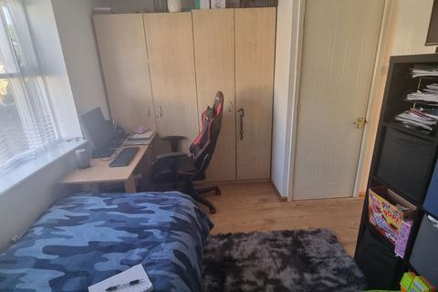 2 bedroom terraced house to rent, Brookhill Road, London