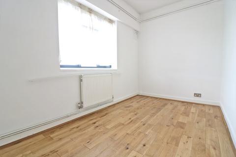 3 bedroom flat to rent, Victoria Court, Kingsbridge Avenue, Ealing, London, W3