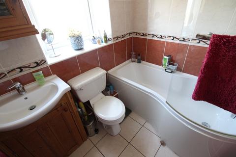 16 Hebden Road, Haworth, Keighley, BD22 8RQ