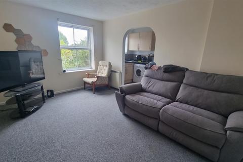 2 bedroom flat to rent, Church Lane, Coventry