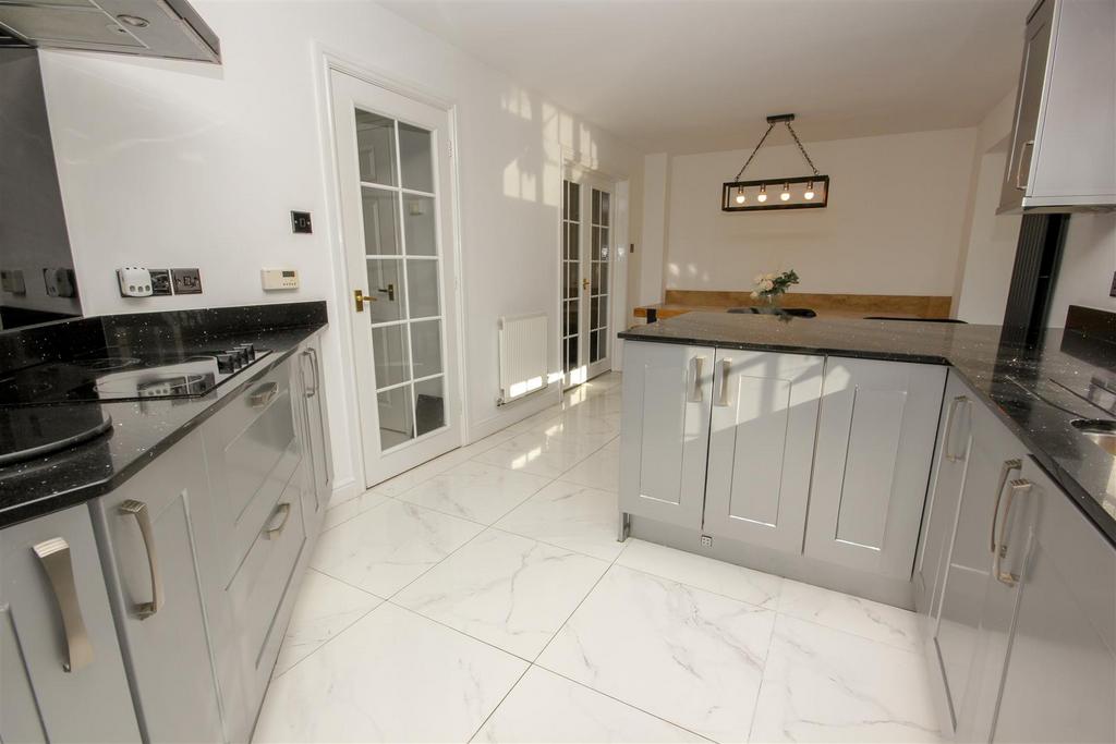 Kitchen1.jpg