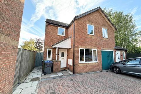 34 Bakers Field, Lyneham, Chippenham, SN15 4NN