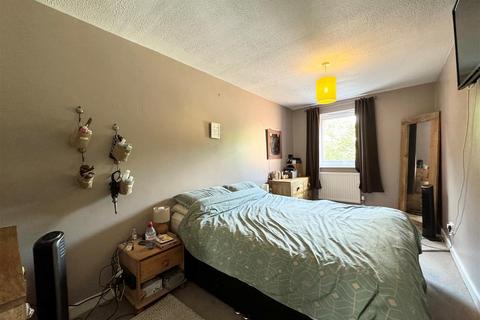 34 Bakers Field, Lyneham, Chippenham, SN15 4NN