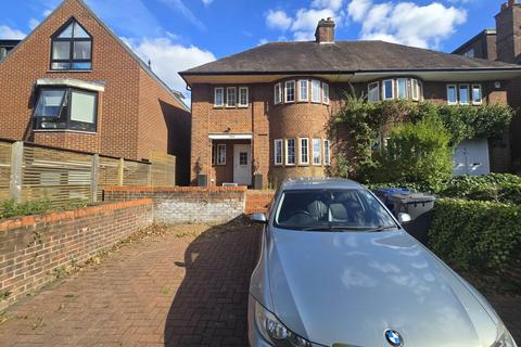 4 bedroom semi-detached house to rent, Hodford Road, NW11