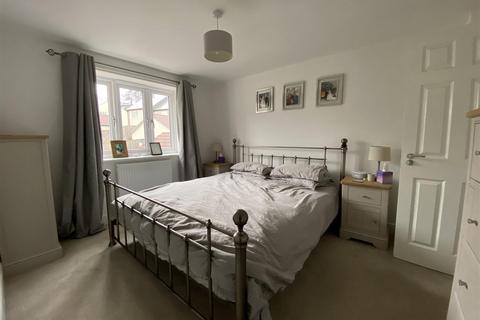 14 Angell Drive, Calne, SN11 0FW