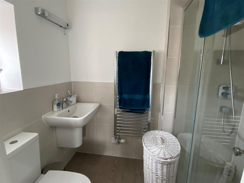 En Suite Shower Room