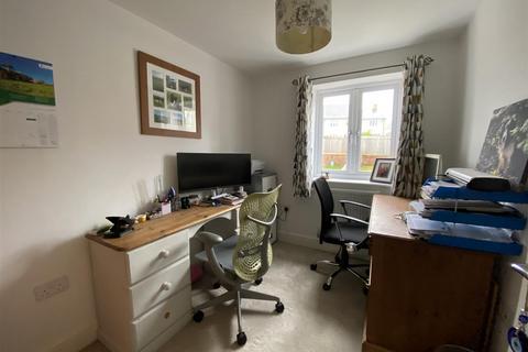 14 Angell Drive, Calne, SN11 0FW