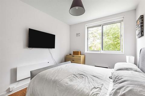 1 bedroom flat for sale, Lane End, West Hill, Putney, SW15