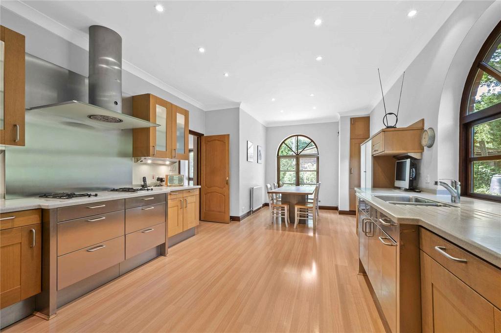 Kitchen/Breakfast Rm