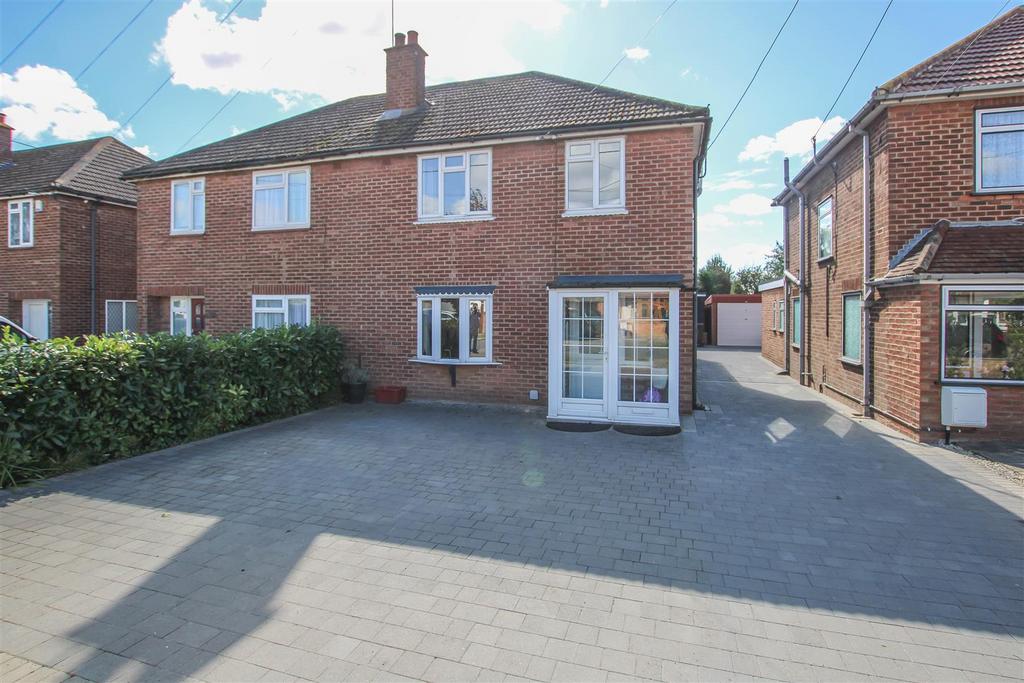 Cadogan Avenue, West Horndon, Brentwood 3 bed semidetached house for