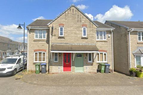 3 bedroom semi-detached house for sale, Newbury Avenue, Calne SN11