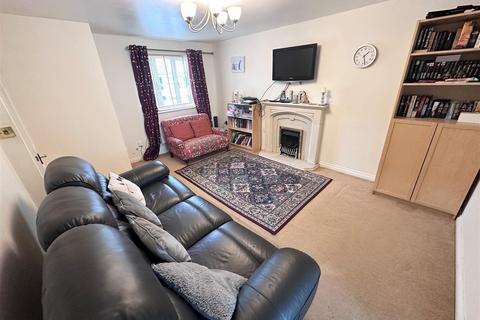 3 bedroom semi-detached house for sale, Newbury Avenue, Calne SN11