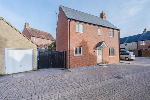 4 bedroom detached house for sale, Dyrham Court, Swindon SN25