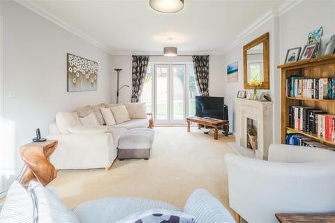 4 bedroom detached house for sale, Dyrham Court, Swindon SN25