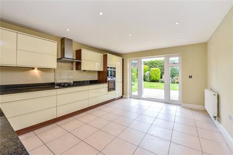 4 bedroom detached house for sale, Piggott Place, Petersfield, Petersfield, Hampshire, GU31