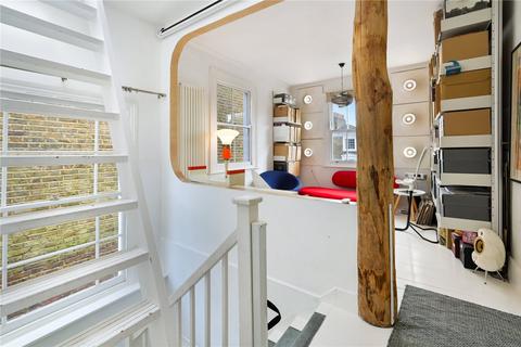 Flat B, 111 Mortimer Road, London, N1 4JY