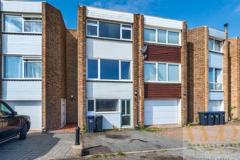 4 bedroom townhouse to rent, Harbour Way Shoreham by Sea