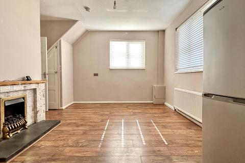 40 Caernarvon Crescent, Bolton Upon Dearne, Rotherham, S63 8DR