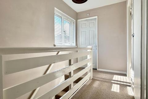40 Caernarvon Crescent, Bolton Upon Dearne, Rotherham, S63 8DR