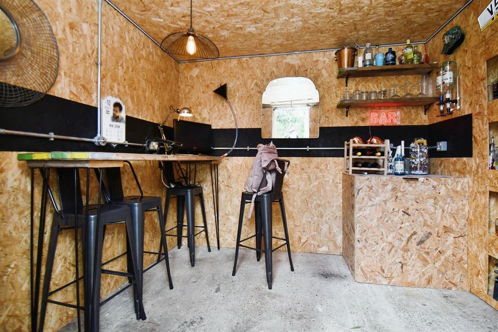 Garage/Office