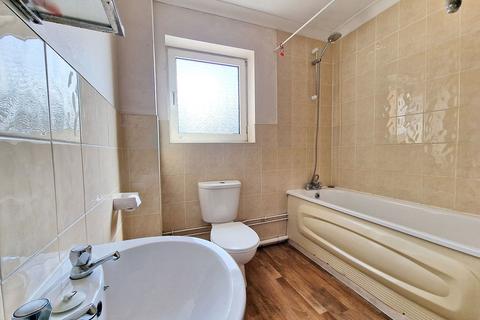 1 bedroom flat for sale, Bridge Road, Grays RM17