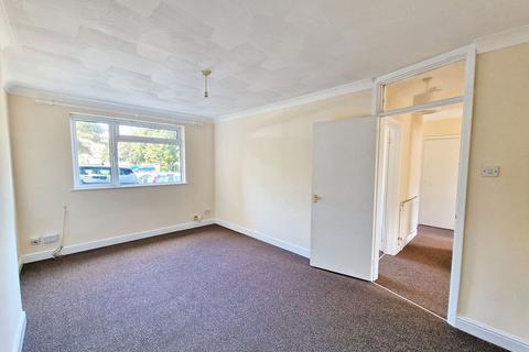 2 bedroom maisonette for sale, Stanley Road, Grays RM17