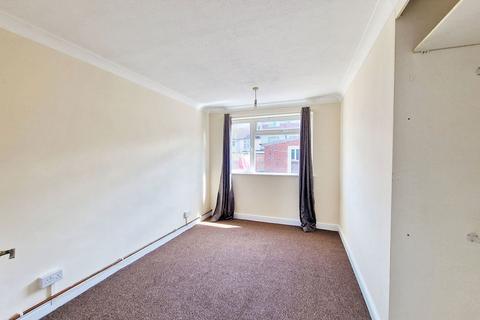 2 bedroom maisonette for sale, Stanley Road, Grays RM17