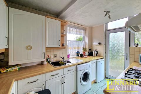 2 bedroom semi-detached house for sale, Blackshots Lane, Grays RM16