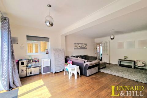 32 Rayleigh Road, Stanford-le-hope, SS17 0NE