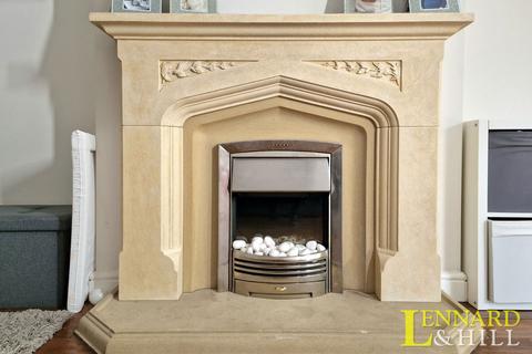 32 Rayleigh Road, Stanford-le-hope, SS17 0NE