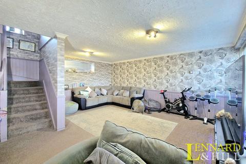 120 Darwin Road, Tilbury, RM18 7DZ