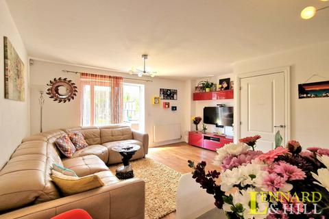 4 bedroom end of terrace house for sale, Fox Field Close, Grays RM20