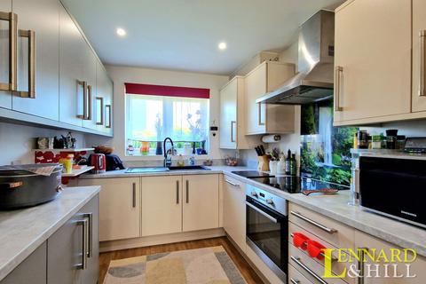 1 Fox Field Close, Grays, RM20 3AQ