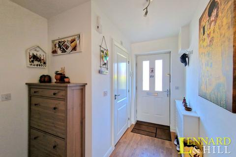 1 Fox Field Close, Grays, RM20 3AQ