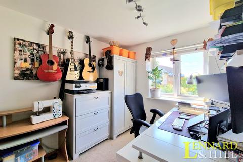 1 Fox Field Close, Grays, RM20 3AQ