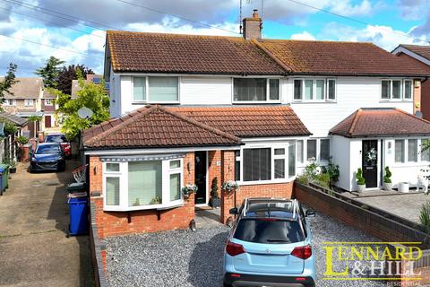 4 bedroom semi-detached house for sale, The Green, Grays RM16