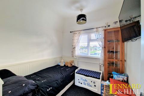 5 Central Avenue, Tilbury, RM18 7RX