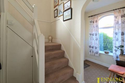 40 Fairway, Grays, RM16 2AD
