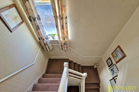 40 Fairway, Grays, RM16 2AD