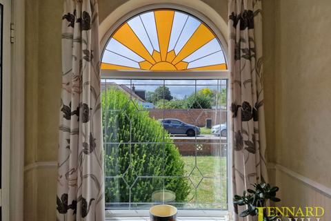 40 Fairway, Grays, RM16 2AD